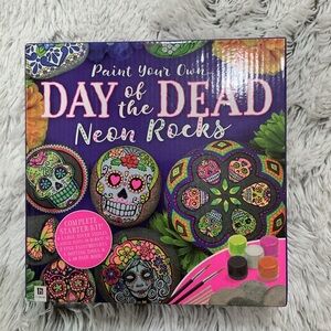 Paint Your Own Day of the Dead Neon Rocks Kit by Hinkler – Art Craft Set (New)